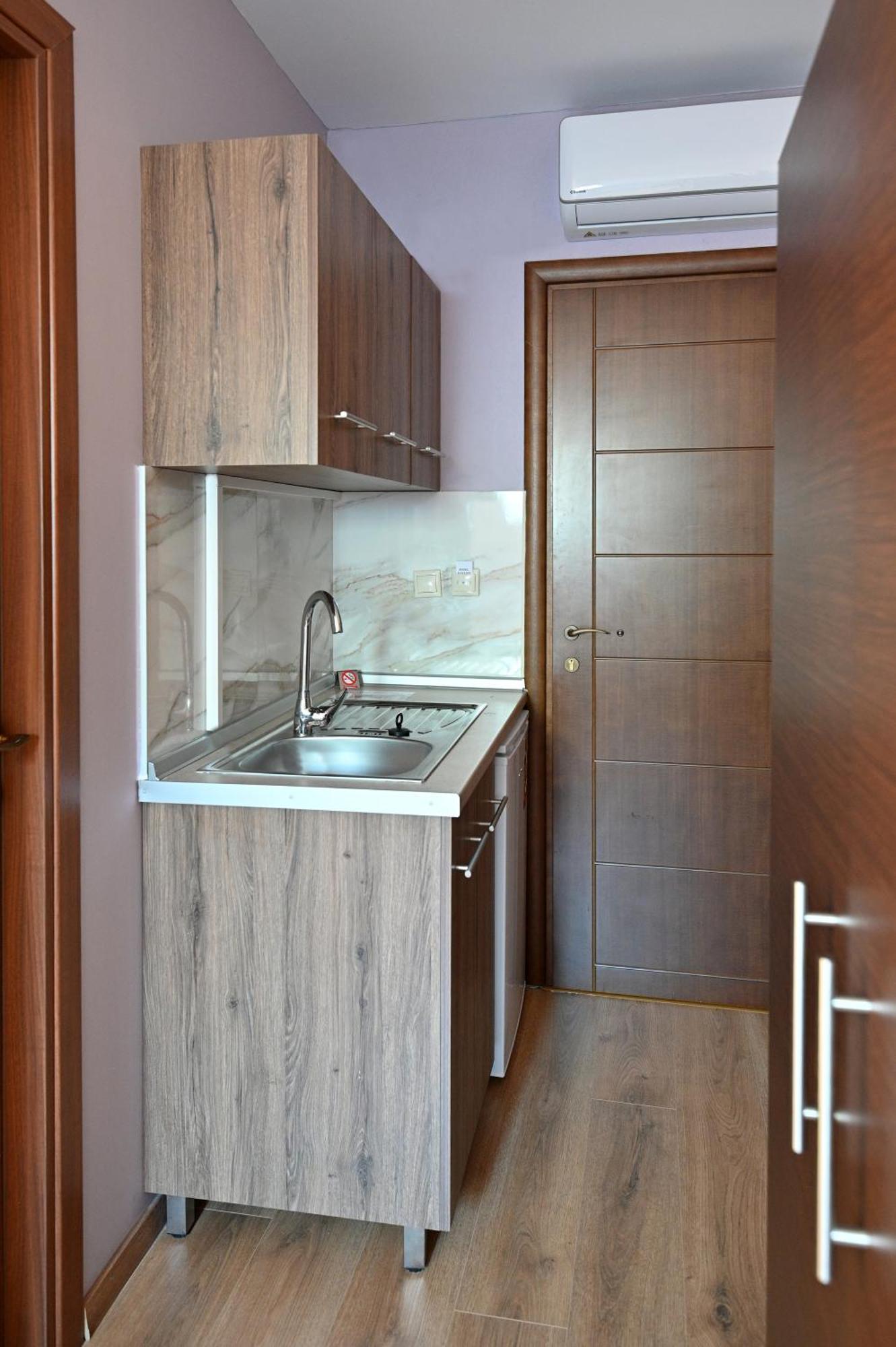 Hotel Agnanti Unique Hospitality 卡斯托里亚 外观 照片